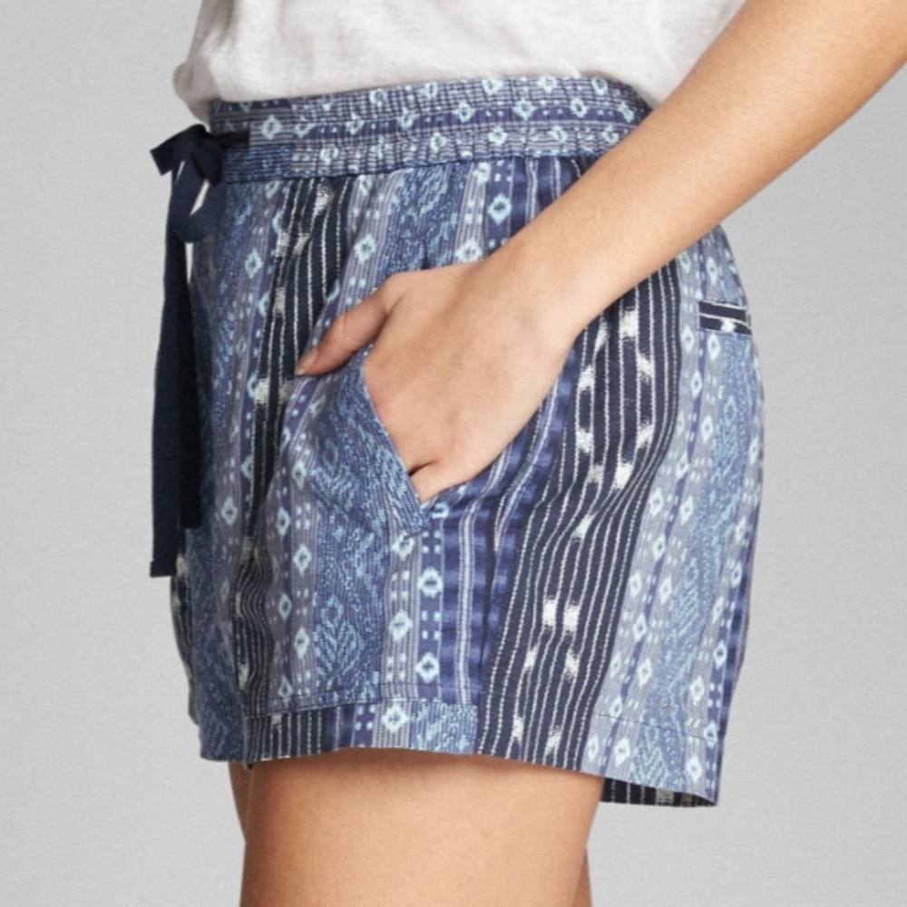 GAP Drawstring Utility Shorts in Linen-Cotton